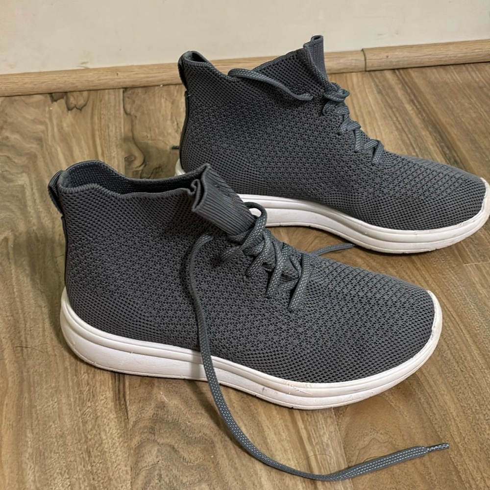 Women's Clarks Cloudstepper hightops size 6.5